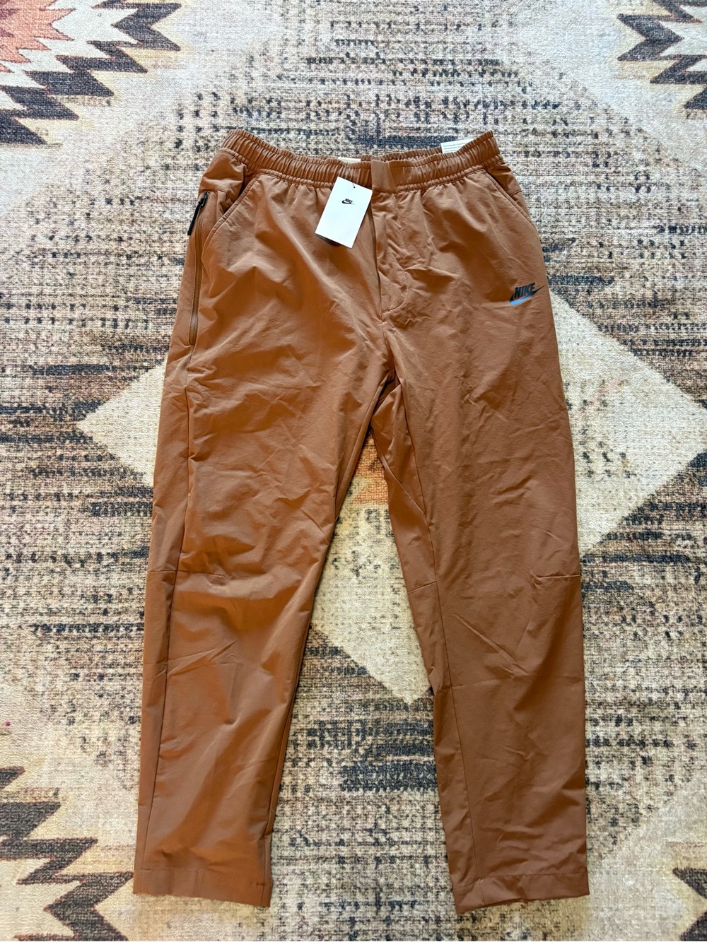 Nike NWT Men's Sportswear Woven Tapered Commuter Pants Size Large